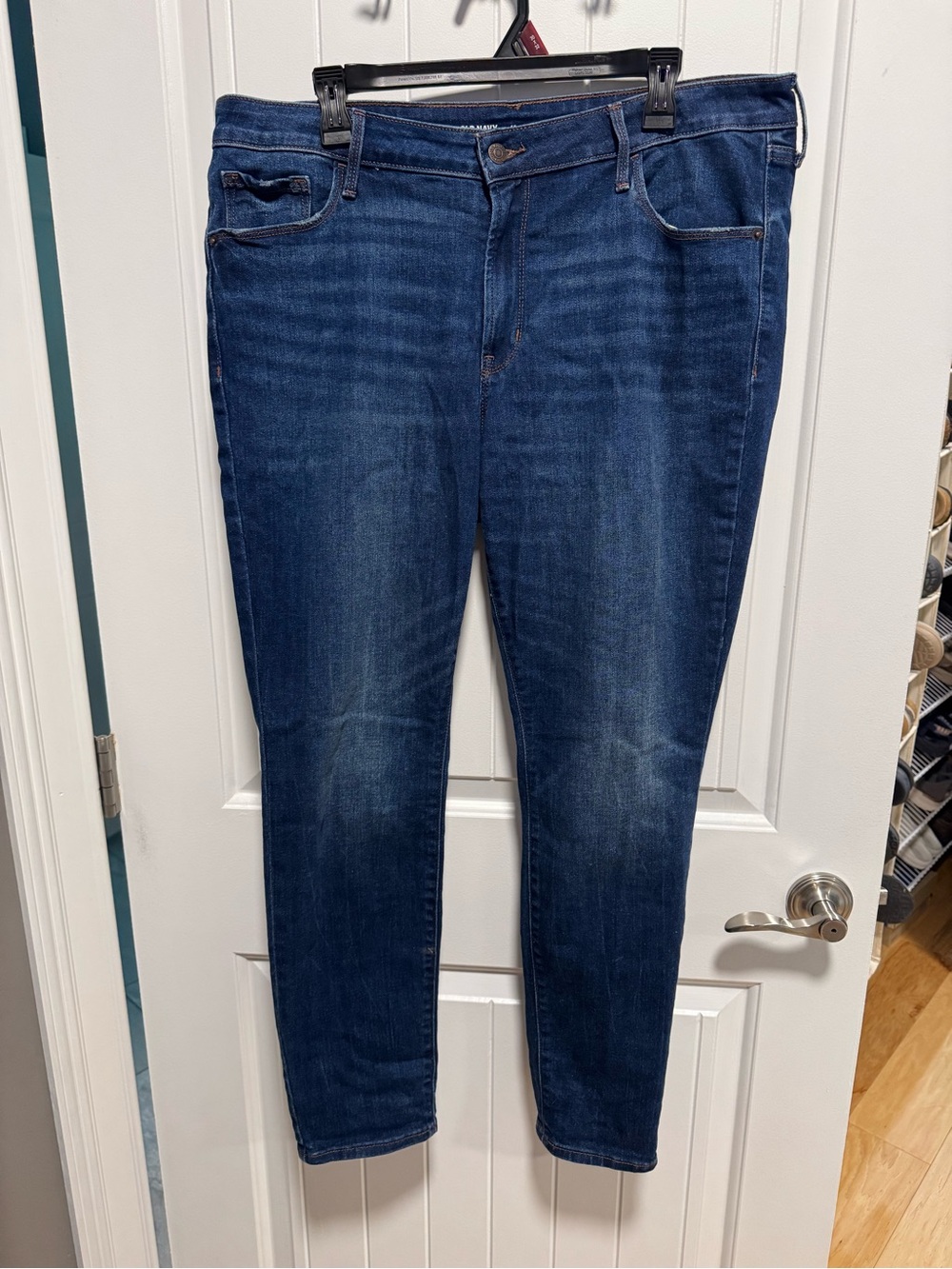 Old Navy Women's Skinny Jeans in Dark Blue Wash